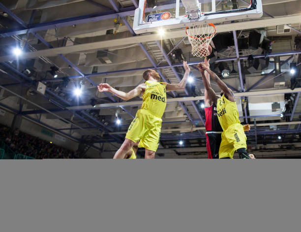 他们屡次在 他们屡次在