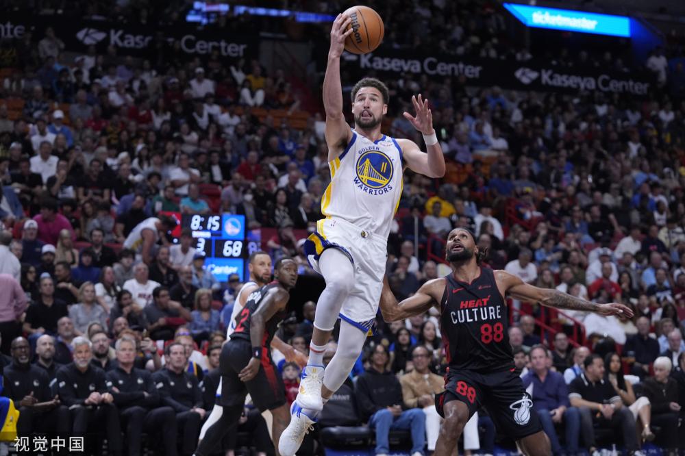 领勇士队突 领勇士队突