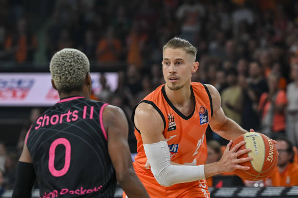 打快船的比 打快船的比